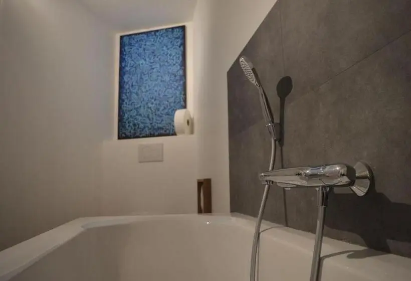 اتاق لوکس, Luxury Spa Hotel Francofolies