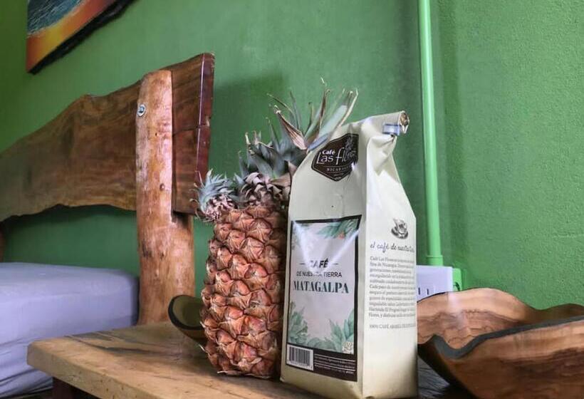 بانگلوی استاندارد, Ruamoko Hostel