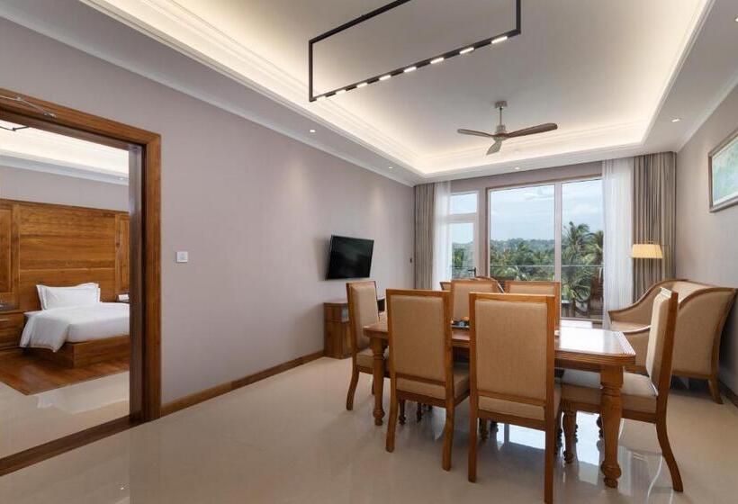 Студия Стандарт, Araliya Beach Resort & Spa Unawatuna  Where You Meet The Sea All Year