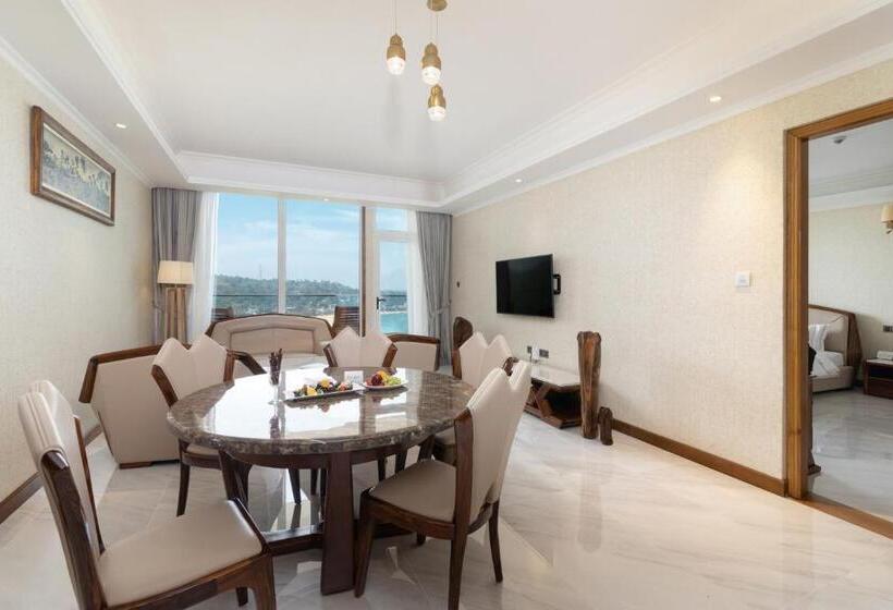 Полулюкс с Балконом, Araliya Beach Resort & Spa Unawatuna  Where You Meet The Sea All Year