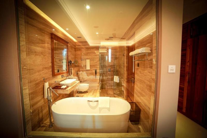 Номер Deluxe, Araliya Beach Resort & Spa Unawatuna  Where You Meet The Sea All Year