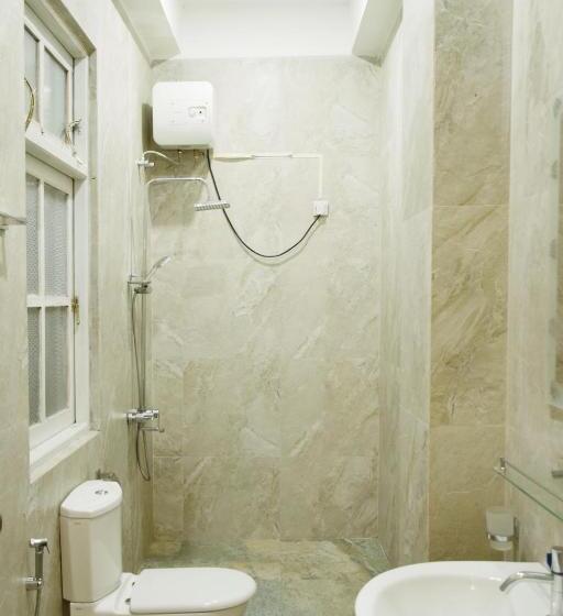 Quarto Familiar Deluxe, Queensark