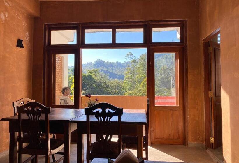 Quarto Deluxe, Queensark