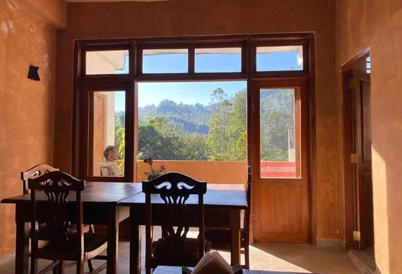 Habitación Triple Estándar, Queensark