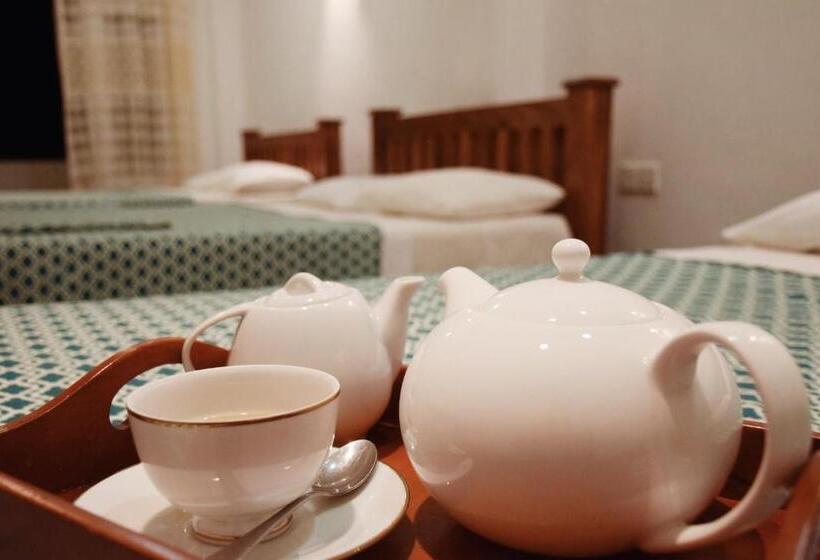 Quarto Familiar Deluxe, Queensark