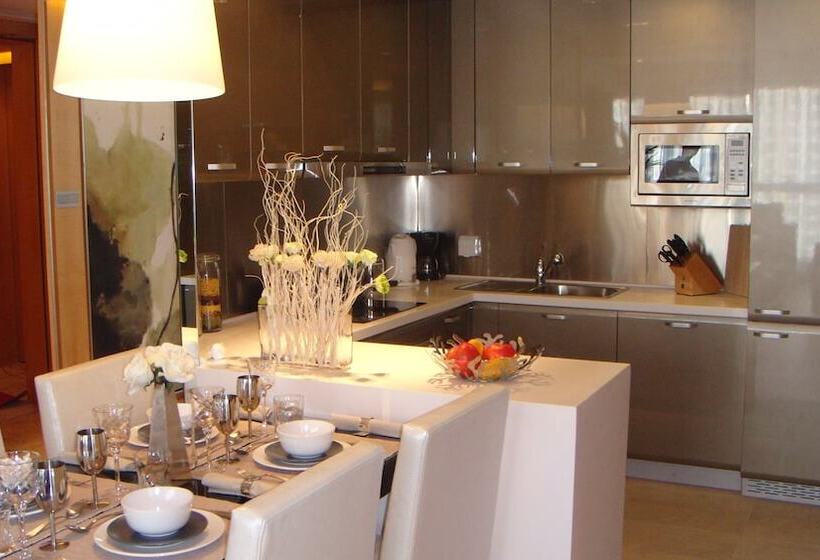 Апартаменты Премиум 1 Спальня, Ascott Raffles City Beijing