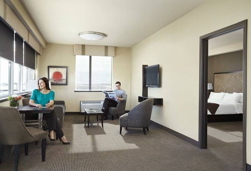 جناح ديلوكس, Acclaim Hotel By Clique