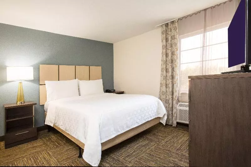 سوئیت برای معلولان, Candlewood Suites Fort Lauderdale Airport Cruise, An Ihg