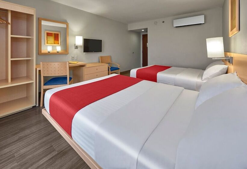 ２ダブルベッドのスタンダードルーム, City Express By Marriott Silao Aeropuerto