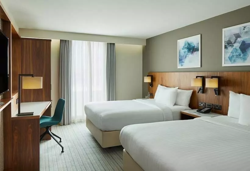 اتاق خانوادگی, Courtyard By Marriott London Gatwick Airport