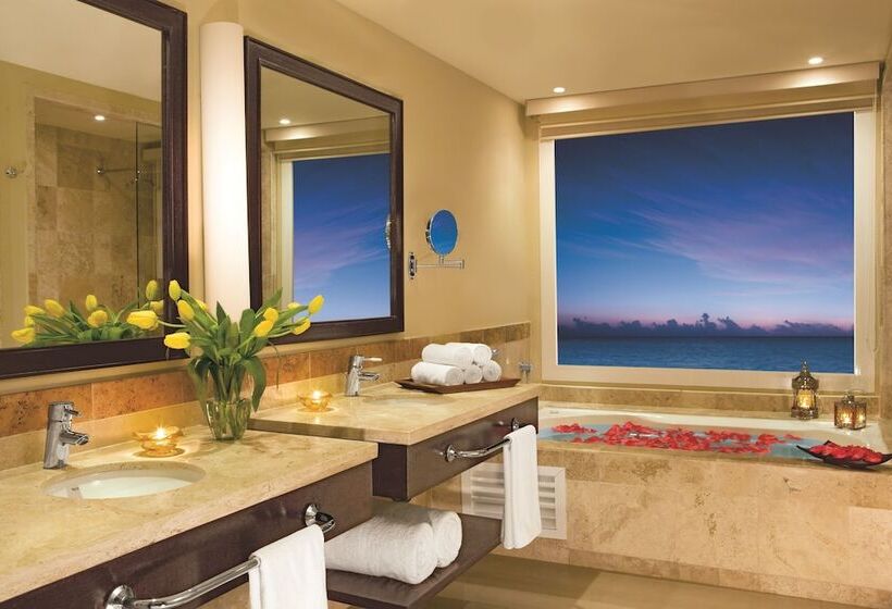 キングサイズベッドのジュニアスイート, Dreams Jade Resort & Spa  All Inclusive
