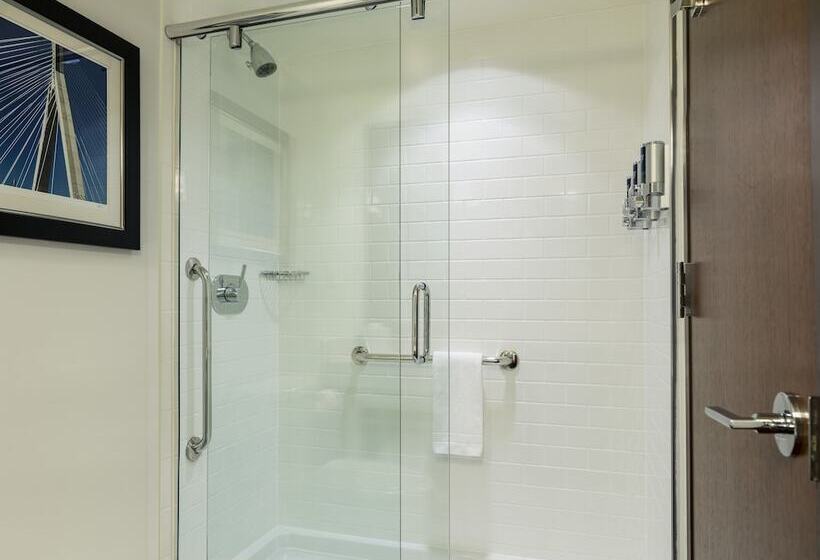 غرفة ديلوكس, Four Points By Sheraton Norwood Conference Center