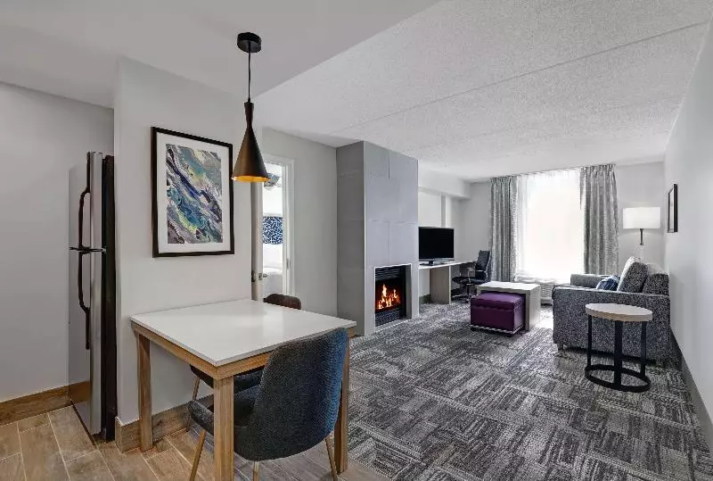 سوییت, Homewood Suites London Ontario
