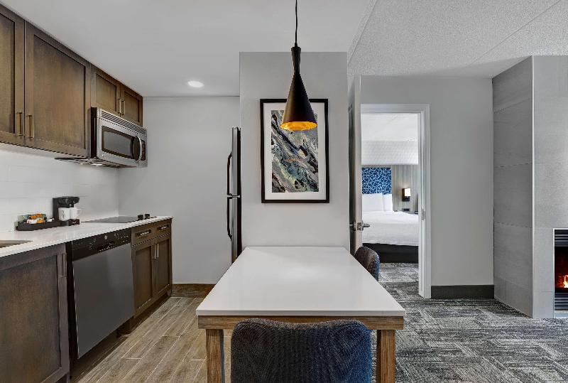 جناح, Homewood Suites London Ontario