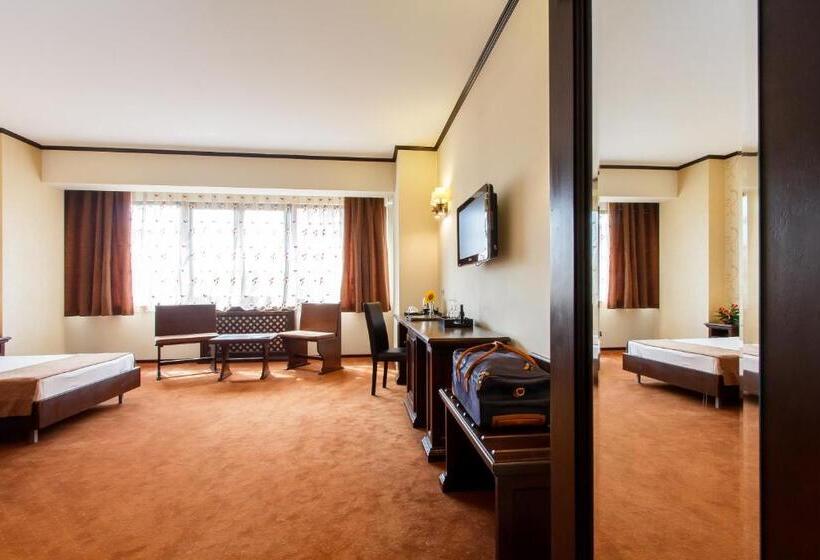 اتاق اجرایی سه نفره, International Bucharest City Centre