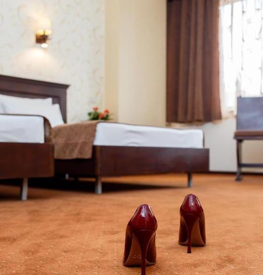 اتاق اجرایی سه نفره, International Bucharest City Centre