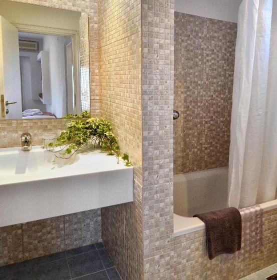 小型套房, Korali