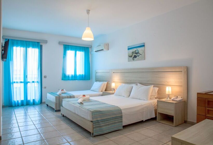 חדר סופריור לשלושה, Marilisa