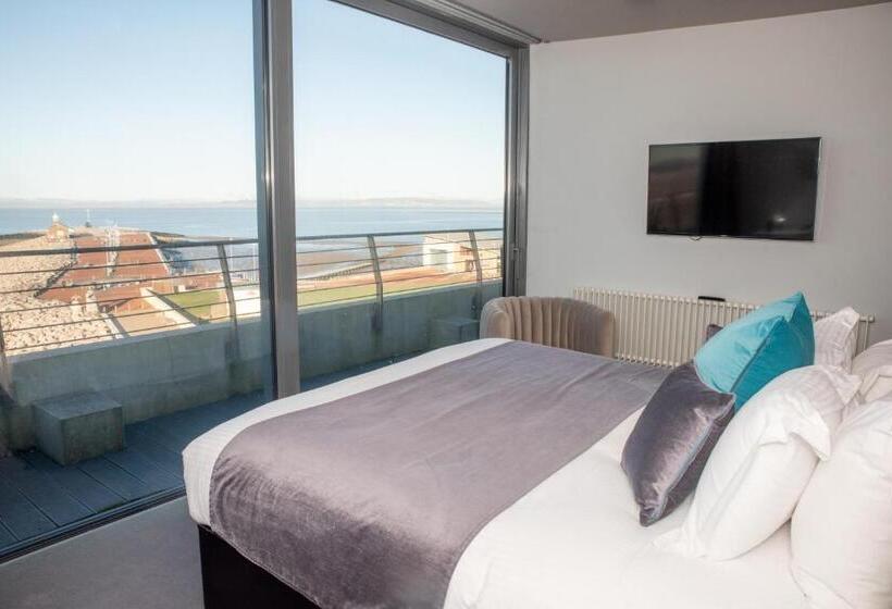 Полулюкс с Балконом, The Midland