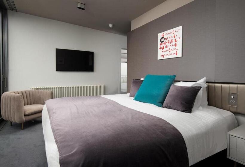 Полулюкс с Балконом, The Midland