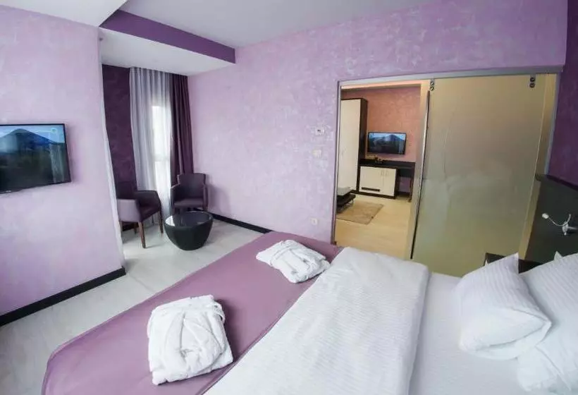 سوئیت با بالکن, Mostar