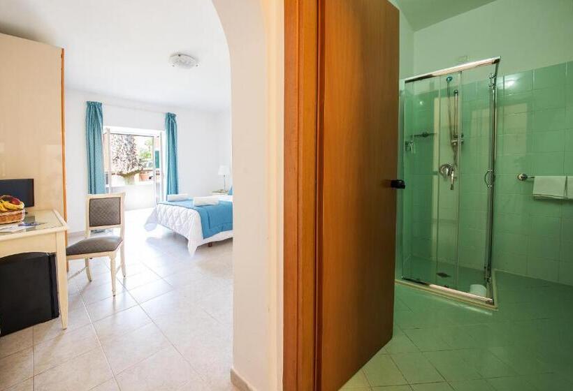 غرفة قياسية ثلاثية, Parco Delle Agavi