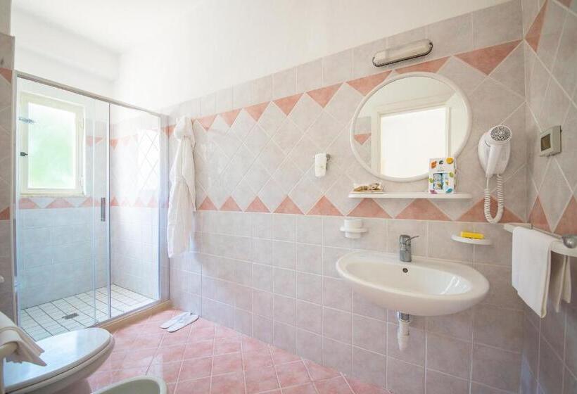 غرفة قياسية ثلاثية, Parco Delle Agavi