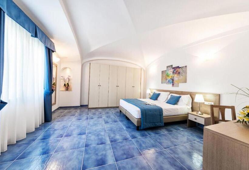 جناح جونيور عائلى, Parco Delle Agavi