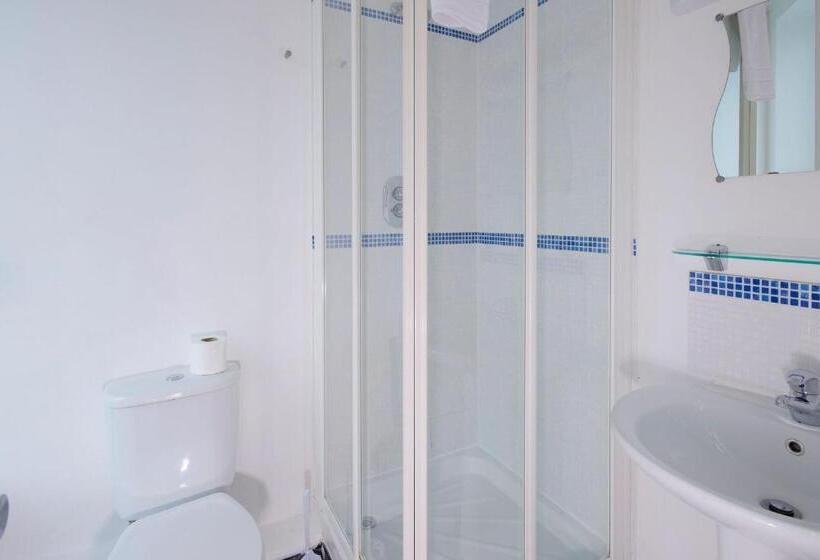 标准三人间, The Bournemouth Maemar