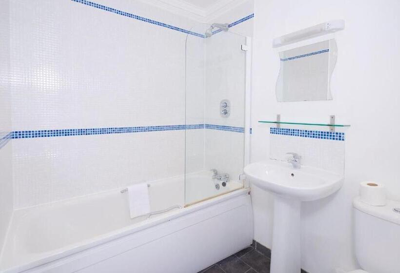 标准三人间, The Bournemouth Maemar