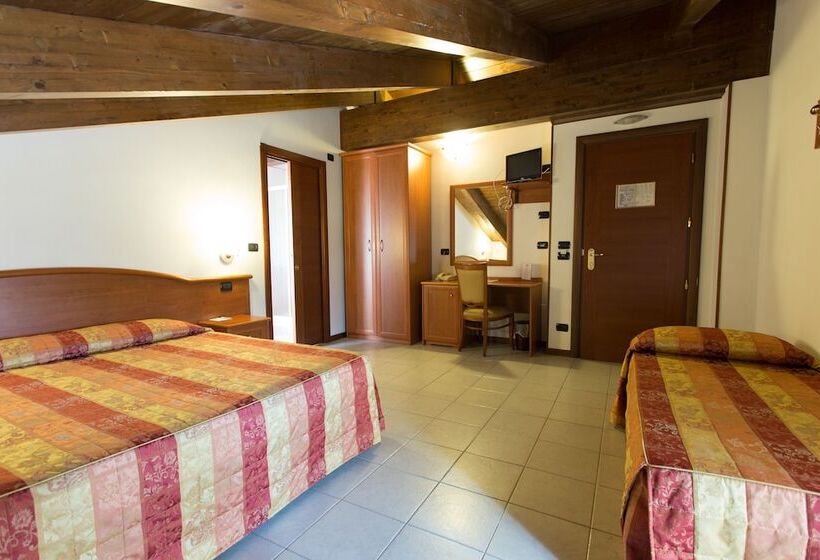 标准三人间, Vald