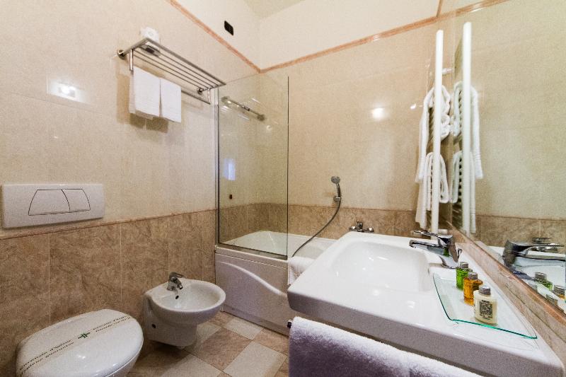 高级大房间, Vald