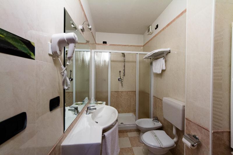 高级大房间, Vald