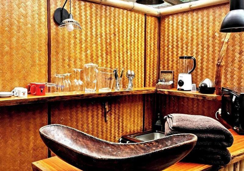 四人标准间, Vald