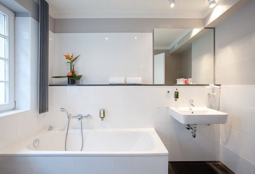 주니어 스위트, Batschari Palais Baden Baden