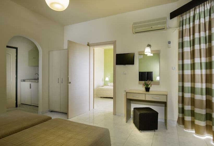 スタンダードルーム, Lyristis Dinos Studios & Apartments