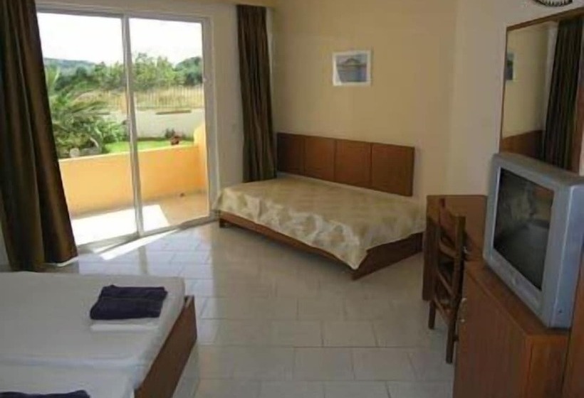 スタンダードトリプルルーム, Lyristis Dinos Studios & Apartments