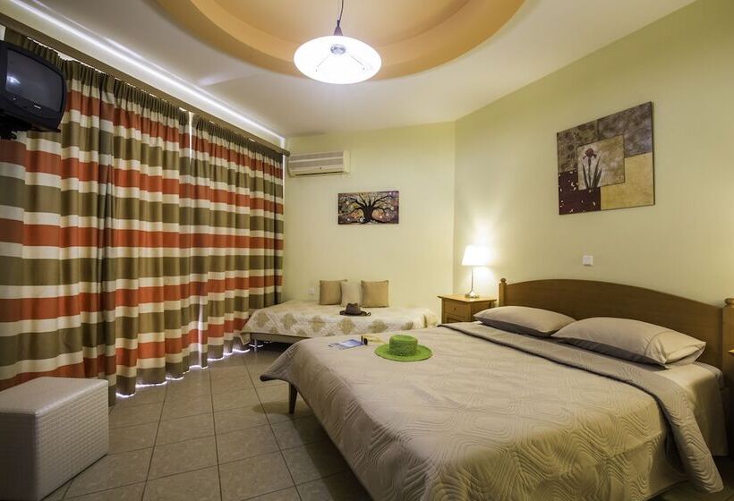 スタンダードトリプルルーム, Lyristis Dinos Studios & Apartments