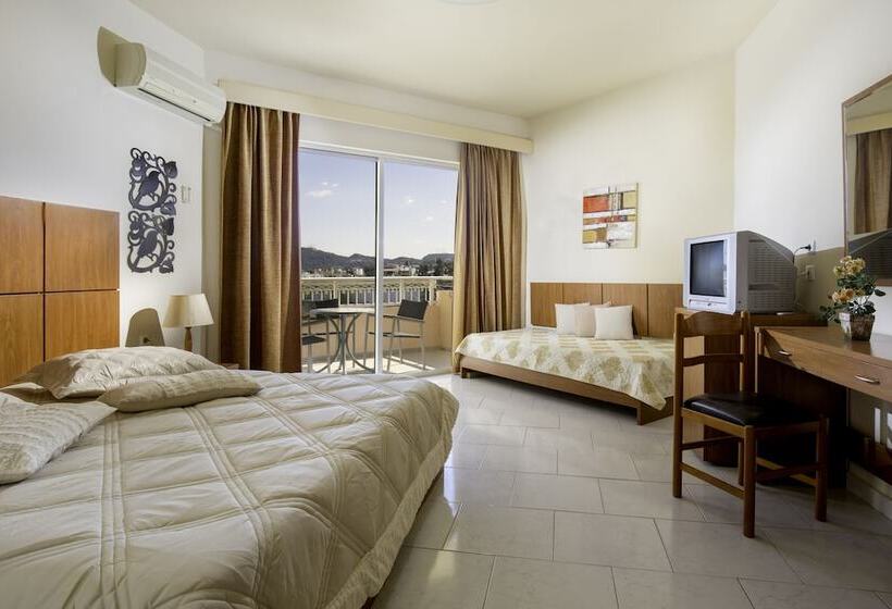 スタンダードトリプルルーム, Lyristis Dinos Studios & Apartments