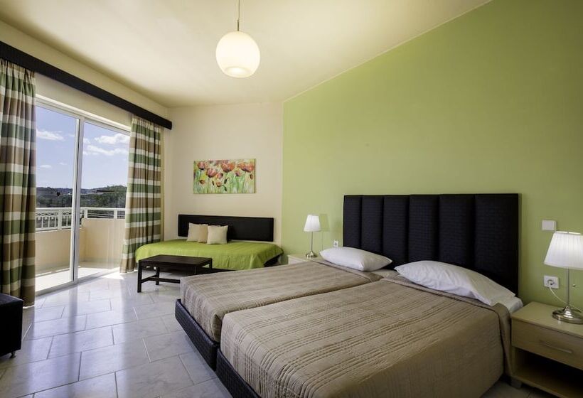 家族用アパートメント, Lyristis Dinos Studios & Apartments