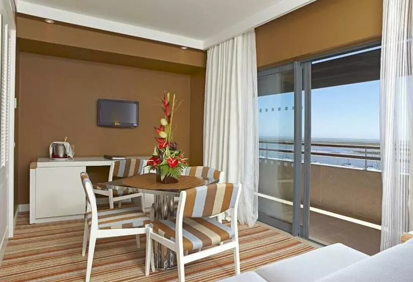 سوییت جونیور با چشم‌انداز دریا, Real Marina Hotel & Spa