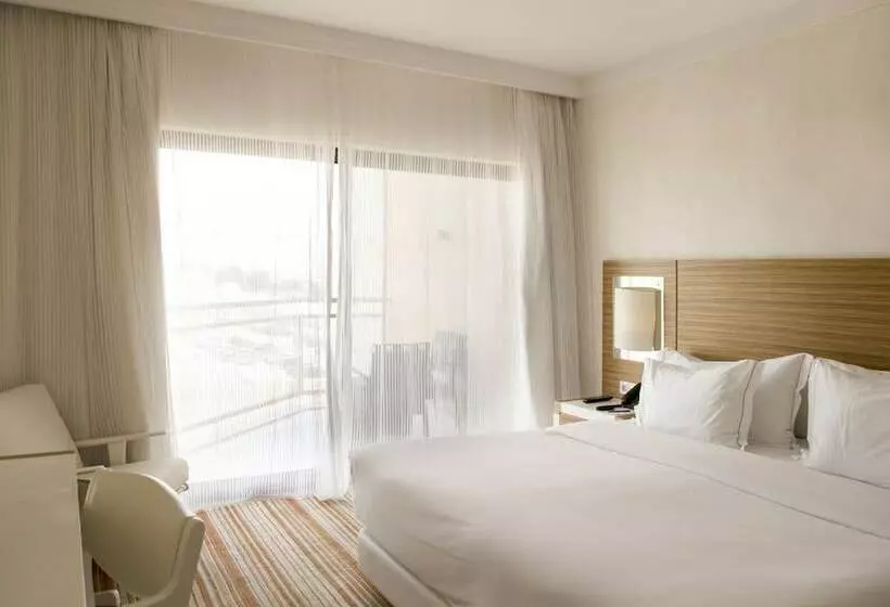 سوییت جونیور با چشم‌انداز دریا, Real Marina Hotel & Spa