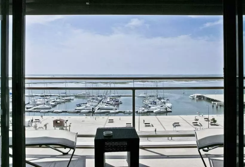 سوییت جونیور با چشم‌انداز دریا, Real Marina Hotel & Spa