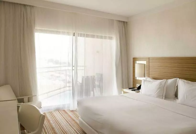 سوئیت جونیور با تراس, Real Marina Hotel & Spa