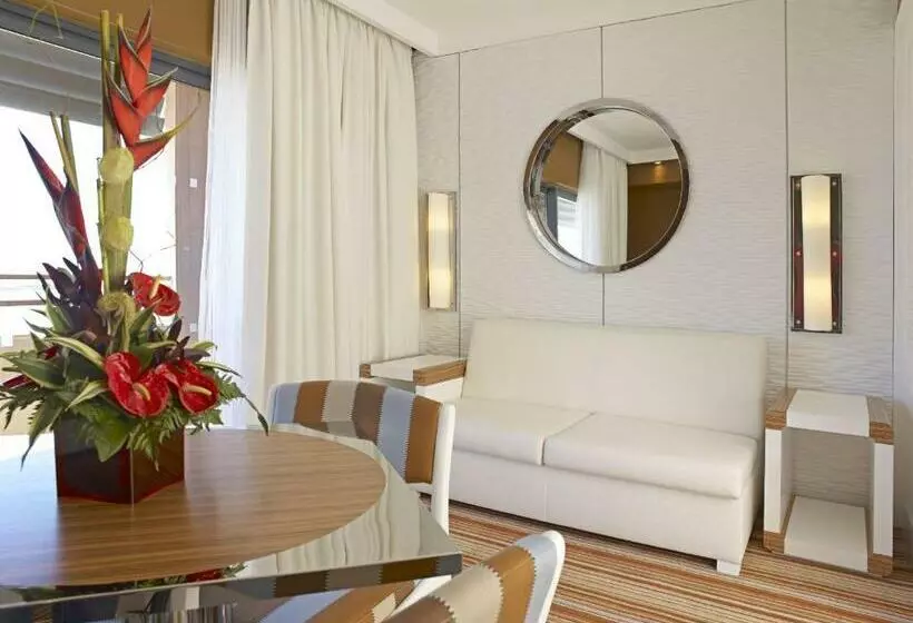 سوئیت جونیور با تراس, Real Marina Hotel & Spa