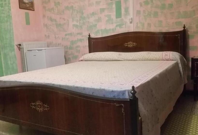 Standard room with outdoor bath, B&b Il Pergolo