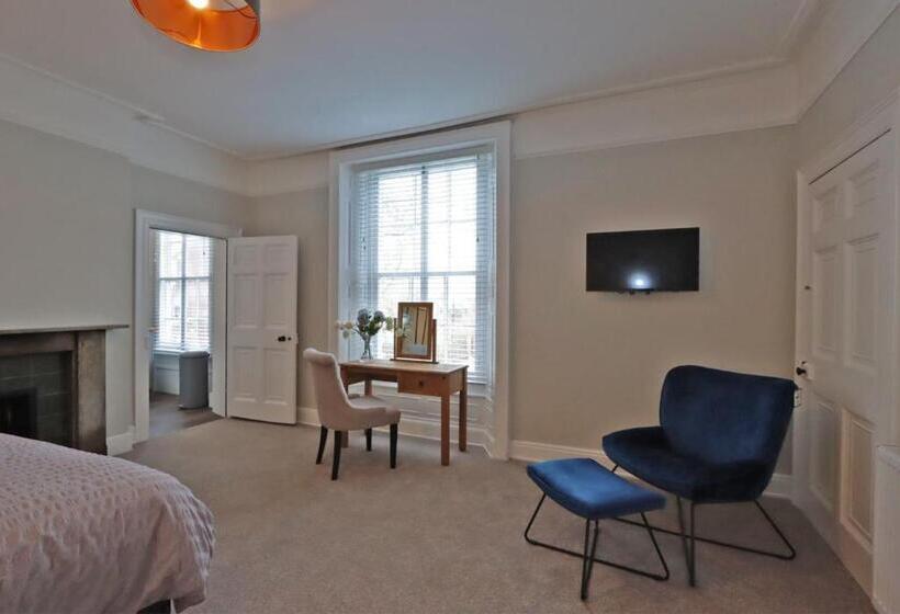 غرفة قياسية سرير كينج, No.31 Castle Gate