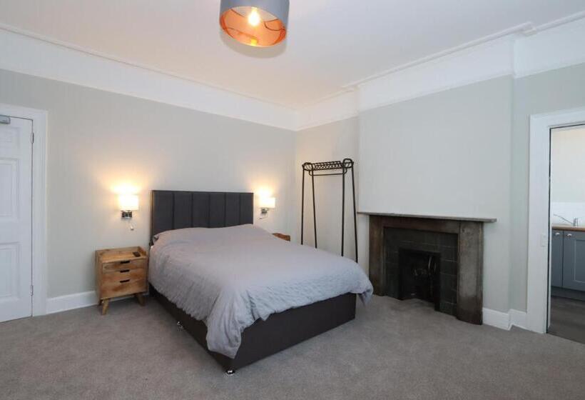 غرفة قياسية سرير كينج, No.31 Castle Gate