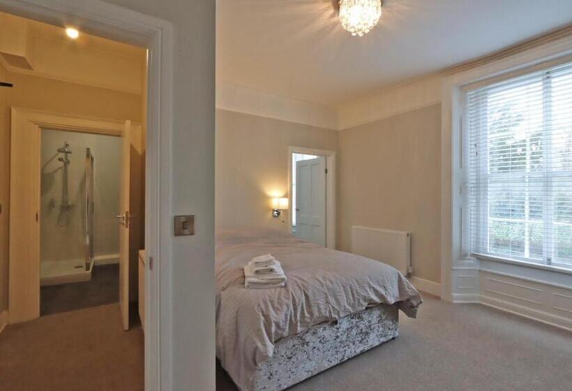 غرفة قياسية سرير كينج, No.31 Castle Gate