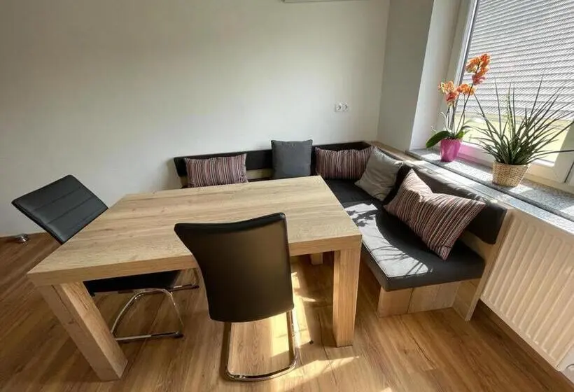 Huoneisto 2 Makuuhuonetta Parveke, Erlebnisbauernhof Pension Waschnig